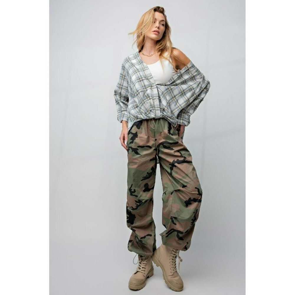 Hot Shot 90's Toggle Cargo Pants in Military Camo - Picture 4 of 5